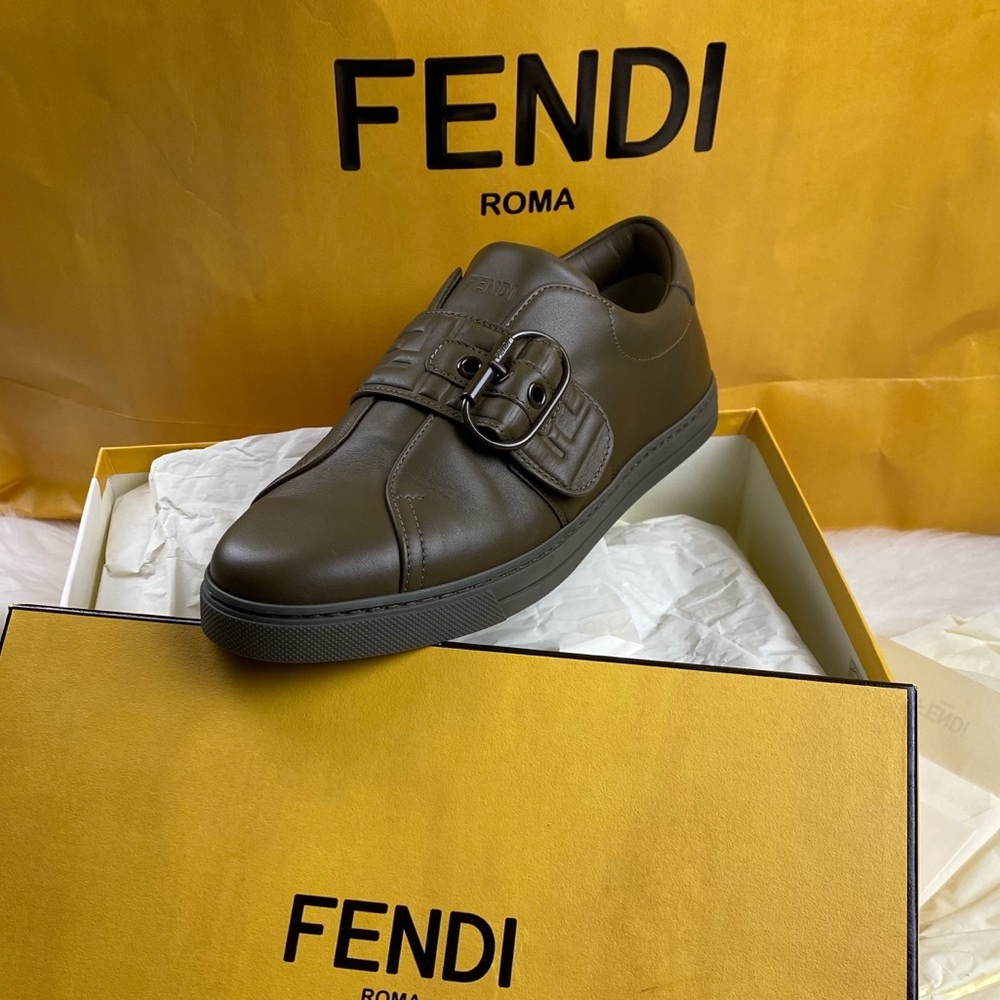 FENDI MINIMALIST BUCKLED SNEAKERS SIZE 40 NWT - Picture 1 of 6